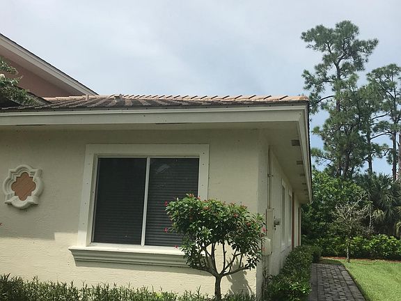 2nd image of 2571 Stockbridge Sq SW