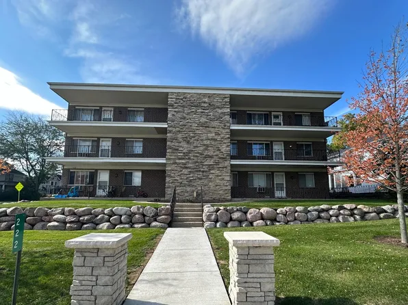 222 S Tryon St #2, Woodstock, IL 60098