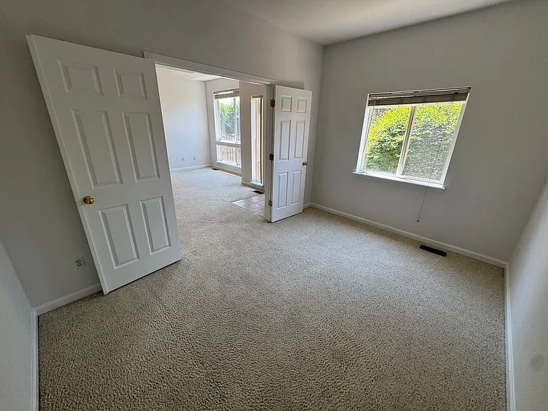 4505 S Auckland Ct — Photo 7