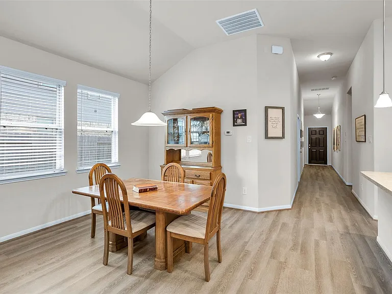 18806 Legend Oaks Dr — Photo 6