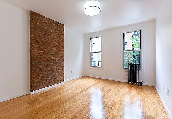 4th image of 988 Willoughby Ave Floor 2