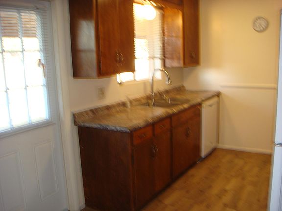 3rd image of 6731 E Sheridan St