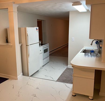 2nd image of 160 W 13th St