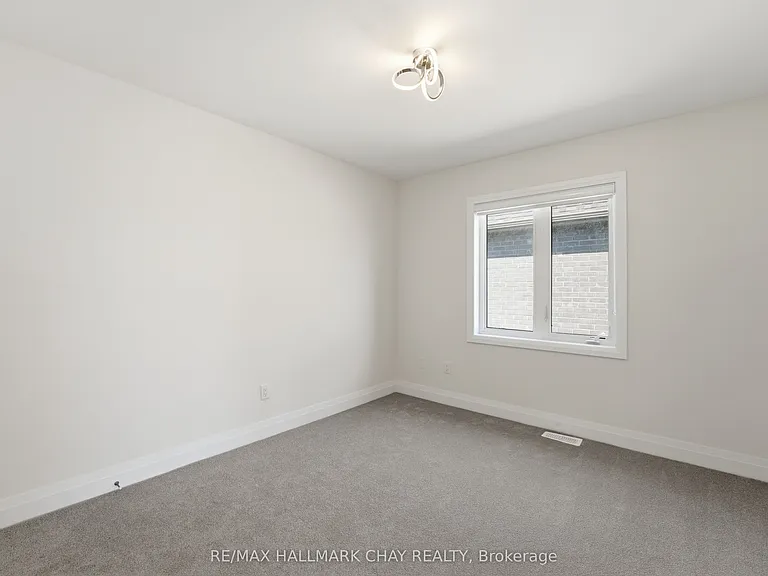 25 Del Ray Cres — Photo 16