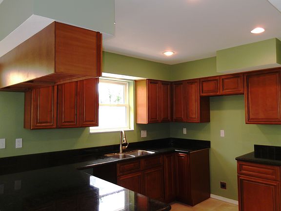 5th image of 2227 Easter Ln