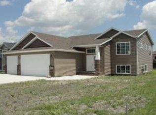 4142 53rd St S, Fargo, ND