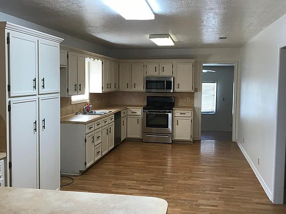 2nd image of 801 Grigsby Ave
