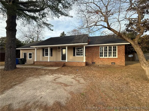 1448 Gairloch Dr, Fayetteville, NC 28304