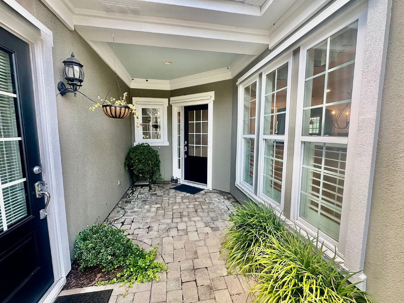 2 bed, 2.5 bath, 2493 sqft, $2,995 — Photo 2