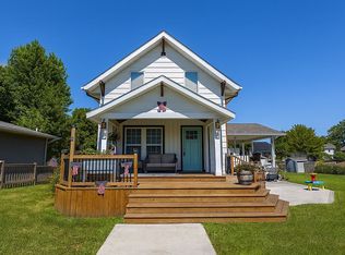 1509 Main Ave, Clear Lake, IA 50428