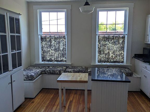 2nd image of 168 Court Sq