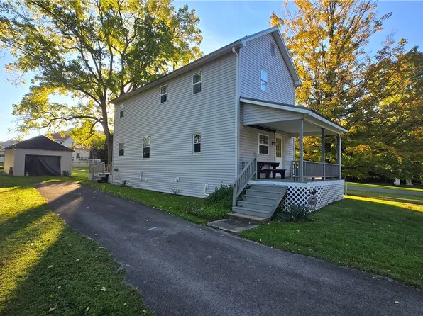 26 Mehard Ave, Greenville, PA 16125
