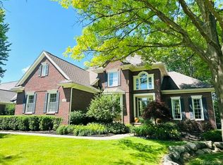 4832 Eagle Springs Ct, Clarkston, MI 48348