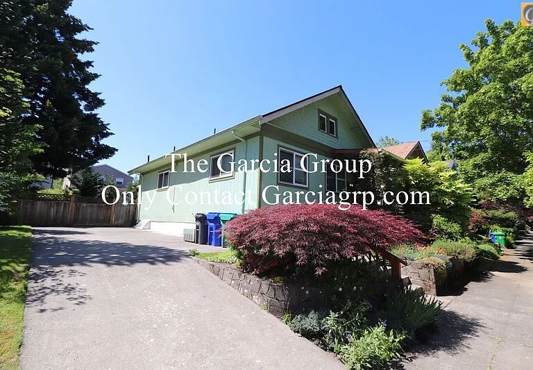 2532 N Watts St — Photo 2