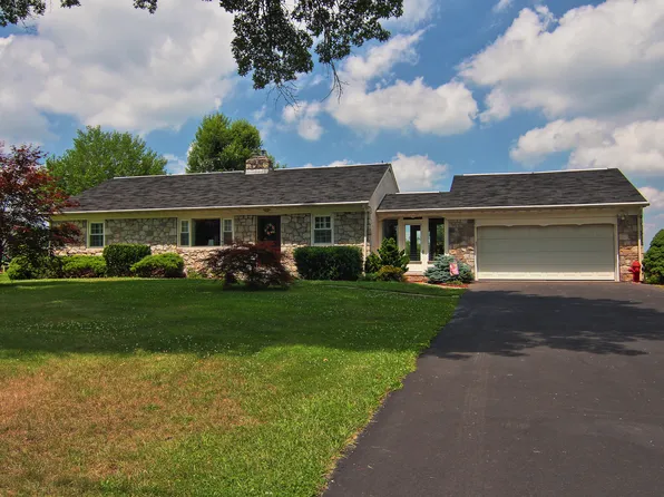 421 Moyer Rd, Pottstown, PA 19464