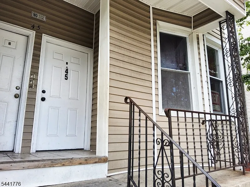 3 bed, 1.0 bath, $2,000 — Photo 3