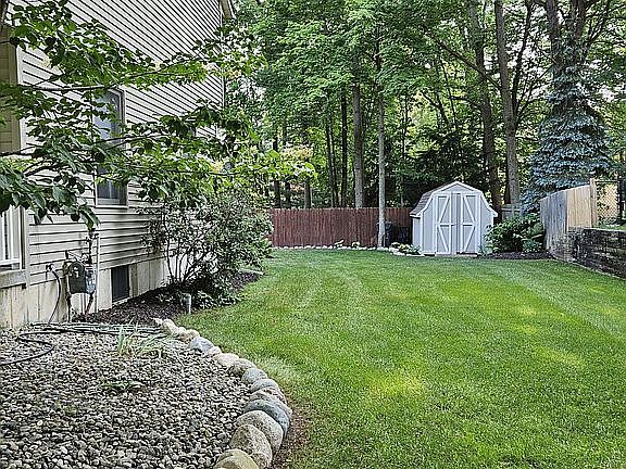 4th image of 4534 Glen Hollow Dr