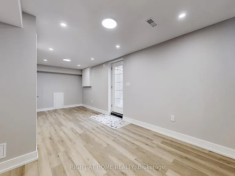 11 Hawker Ct #BASEMENT — Photo 7