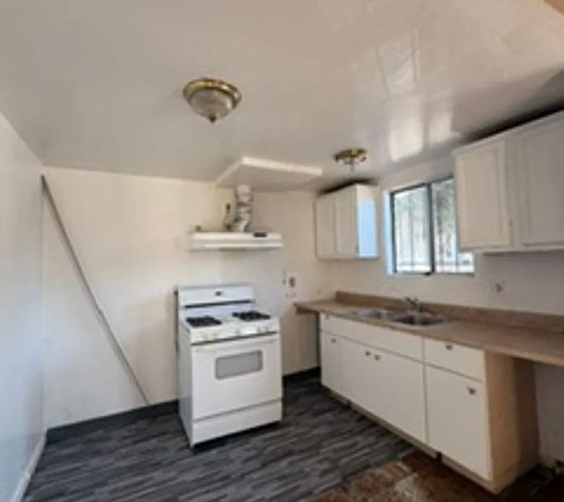 8808-8814 Van Nuys Blvd
