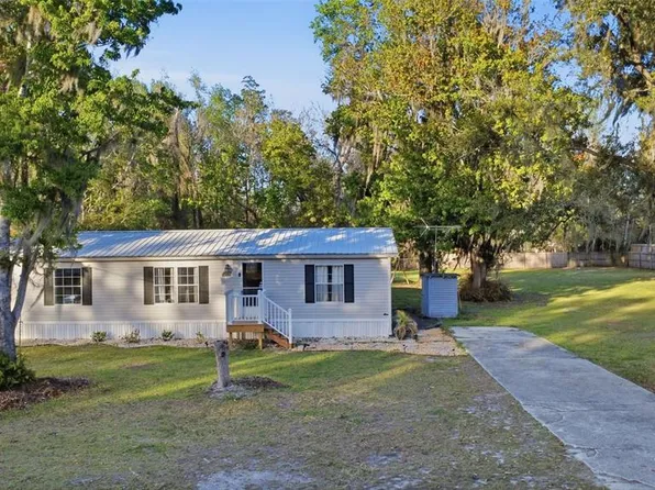 106 Browns Rd, San Mateo, FL 32187