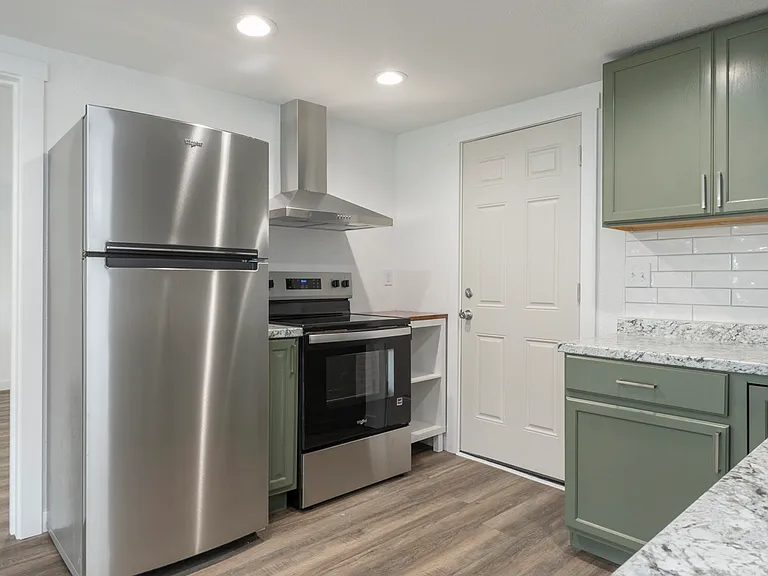 1805 NW Eunice Ave #B — Photo 11