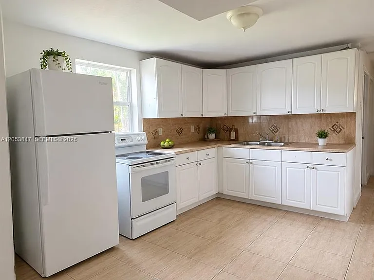 3518 Avenue F — Photo 6