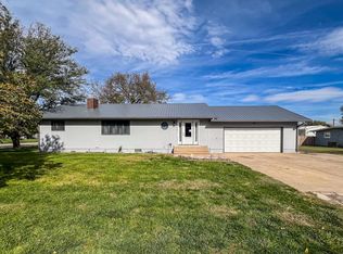 702 O St, Beaver City, NE 68926
