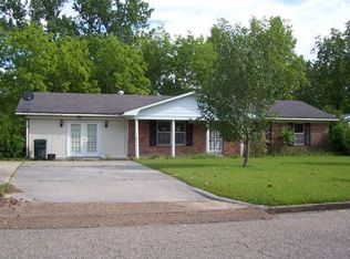 705 Longview St, Vicksburg, MS 39180