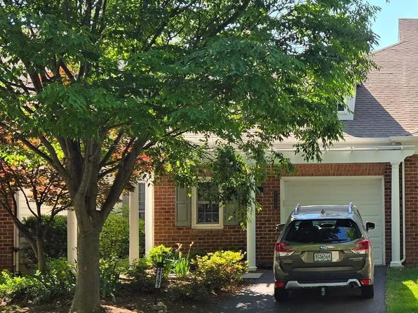 44397 Oakmont Manor Sq, Ashburn, VA 20147