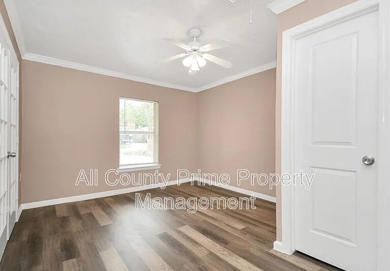 1906 Airline Dr — Photo 7