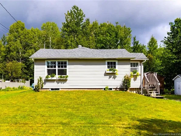 206 Claudie Rd, Fredericton, NB E3G 7T7