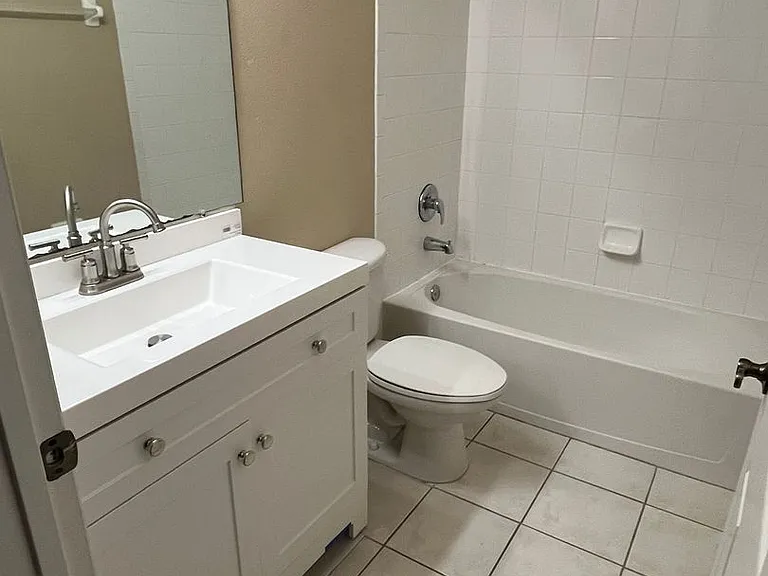 1066 Dolphin Dr — Photo 20