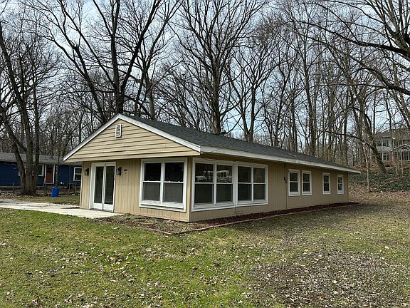 2nd image of 4609 Bear Ln