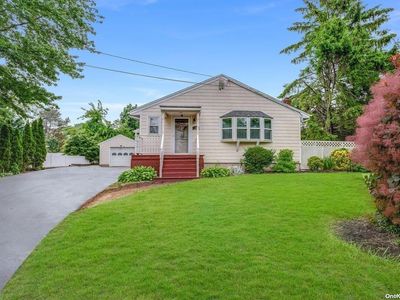 23 Rose Street, Smithtown, NY, 11787