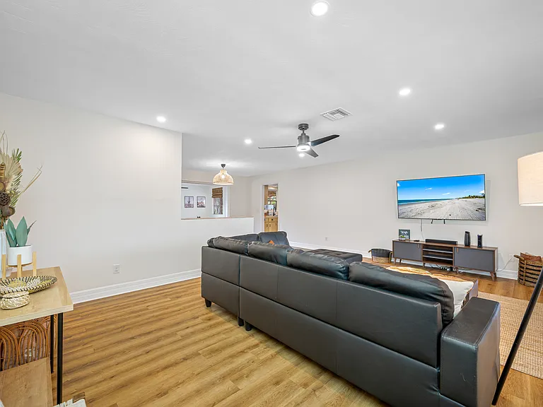 1679 Leisure Dr — Photo 5