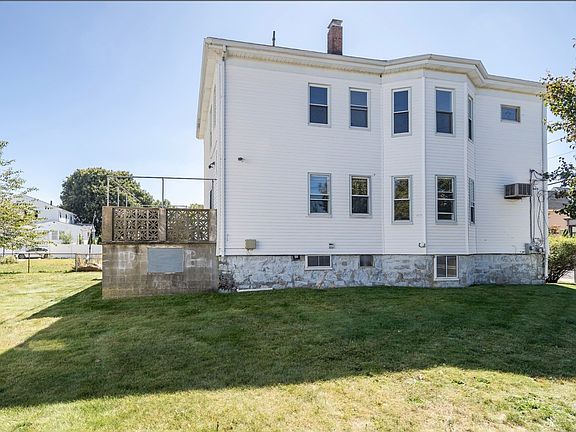 5th image of 24 Blaine St #1
