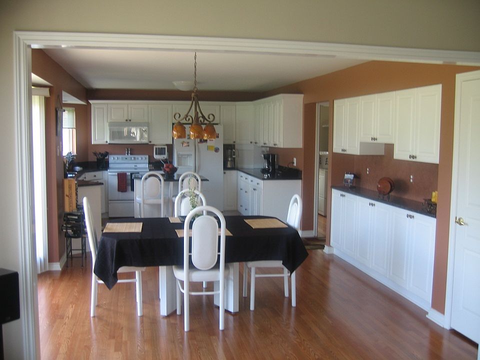 Kitchen / Dinette