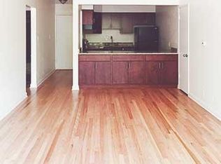 700 E Henry Clay St APT 17, Whitefish Bay, WI 53217