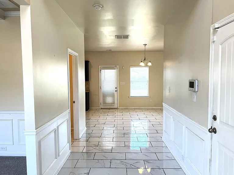 807 Citrona Dr — Photo 3