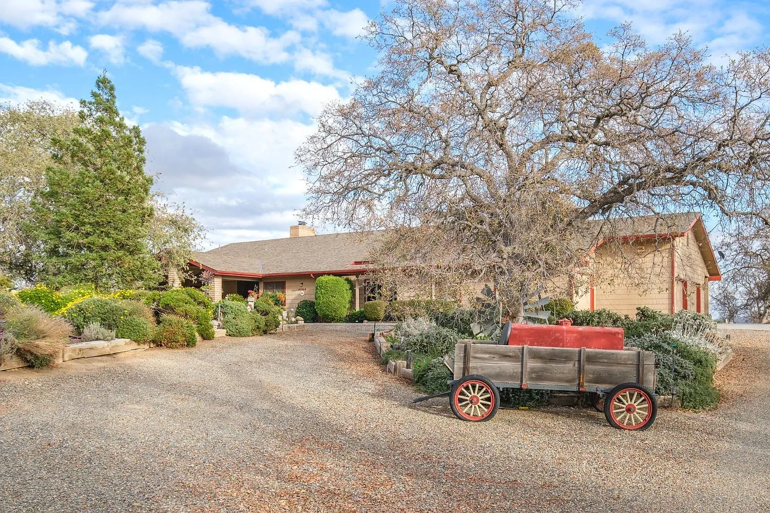 41849 John Muir Dr photo 1