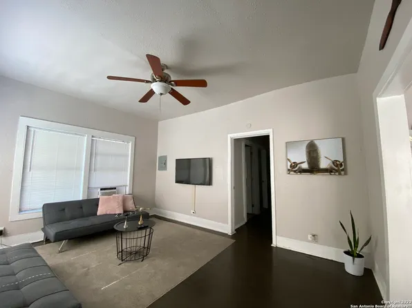 310 S Las Moras St, San Antonio, TX 78207