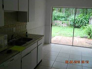 5th image of 3402 Laurel Dale Dr