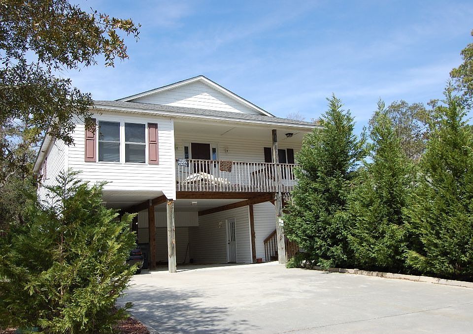 Piling home within walking distance to the beach