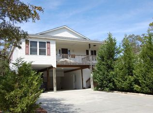 233 NE 39th St, Oak Island, NC 28465