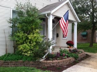 1110 N 3rd St, Saint Charles, MO 63301