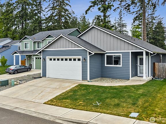 2nd image of 367 Briar Lane S