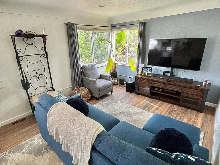 2151 Olive St — Photo 3