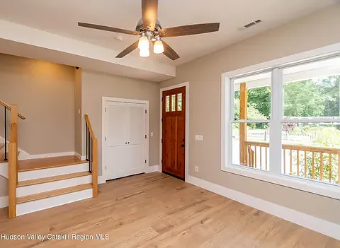 2 bed, 1.5 bath, 975 sqft, $2,500 — Photo 3