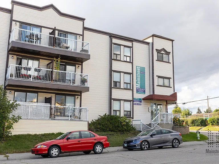 1701 35th St SE — Photo 17