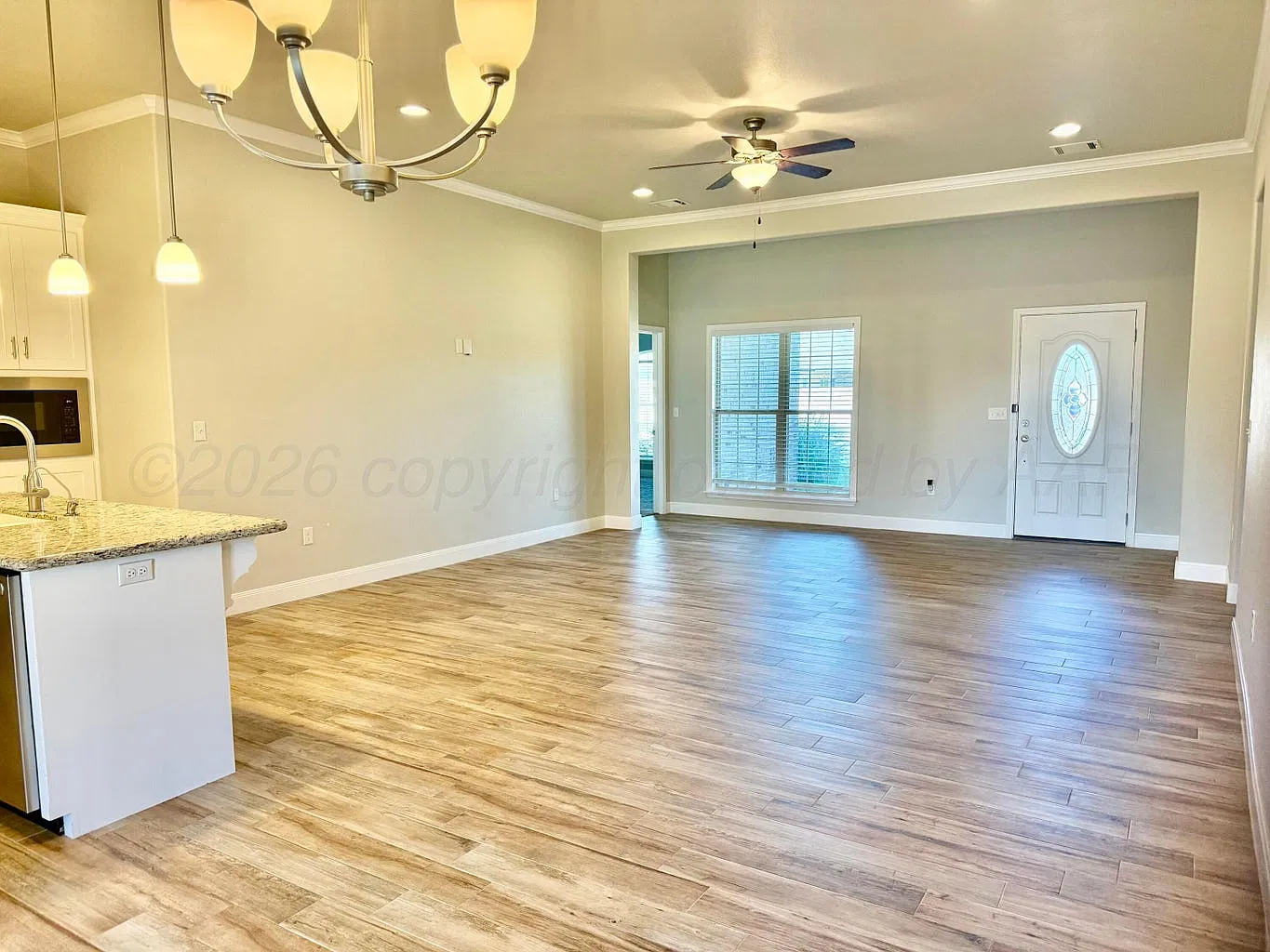4 bed, 1911 sqft, $2,600 — Photo 2